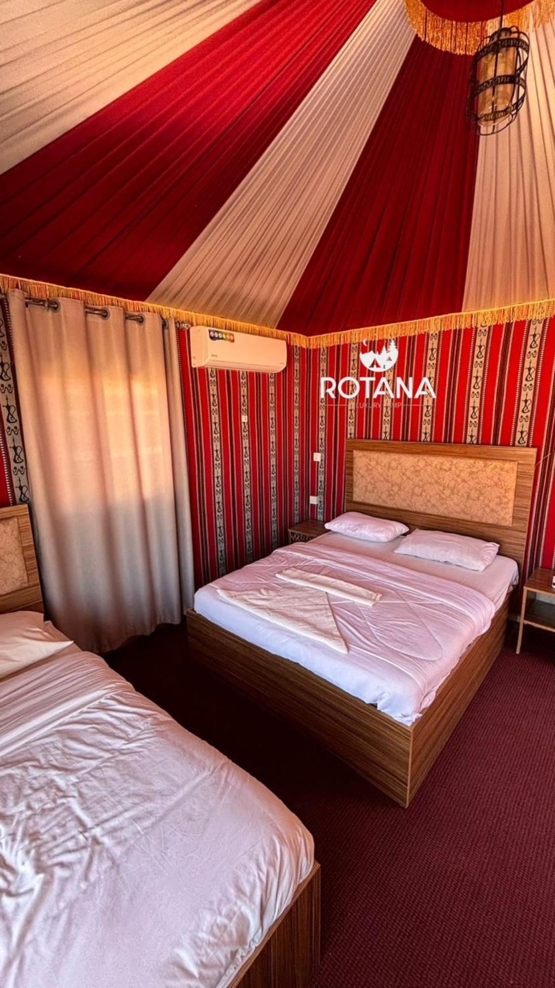 Hotel Rotana Luxury Camp Wadi Rum Esterno foto